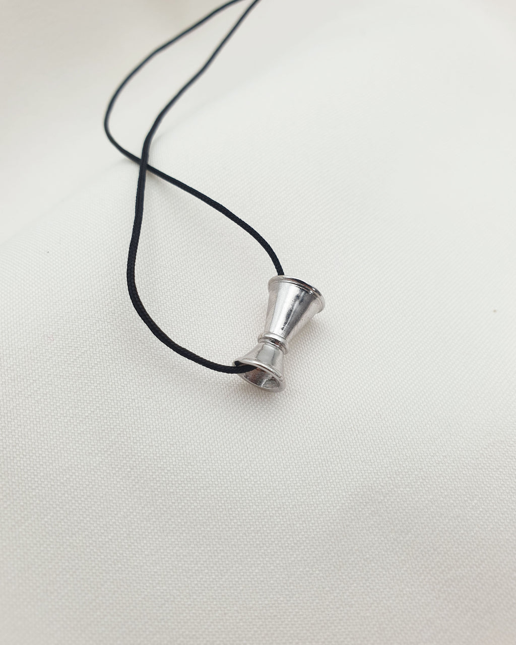SMALL JIGGER NECKLACE