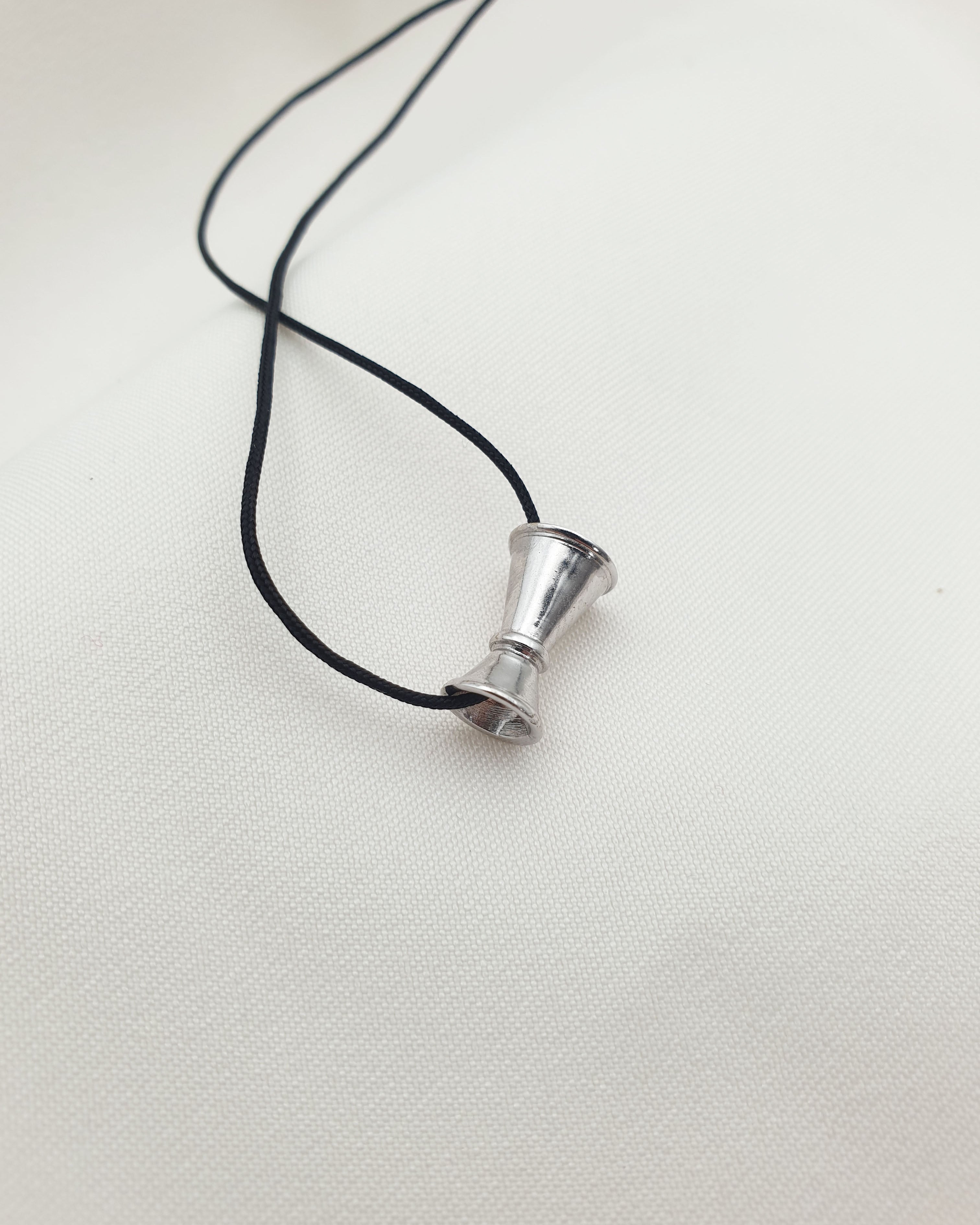 SMALL JIGGER NECKLACE