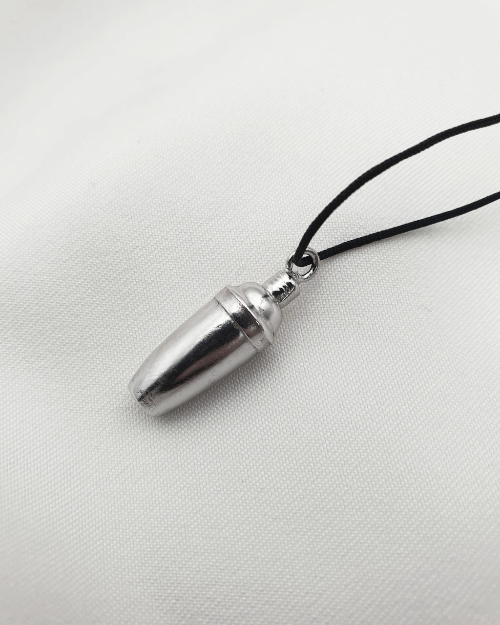 CLASSIC SHAKER NECKLACE