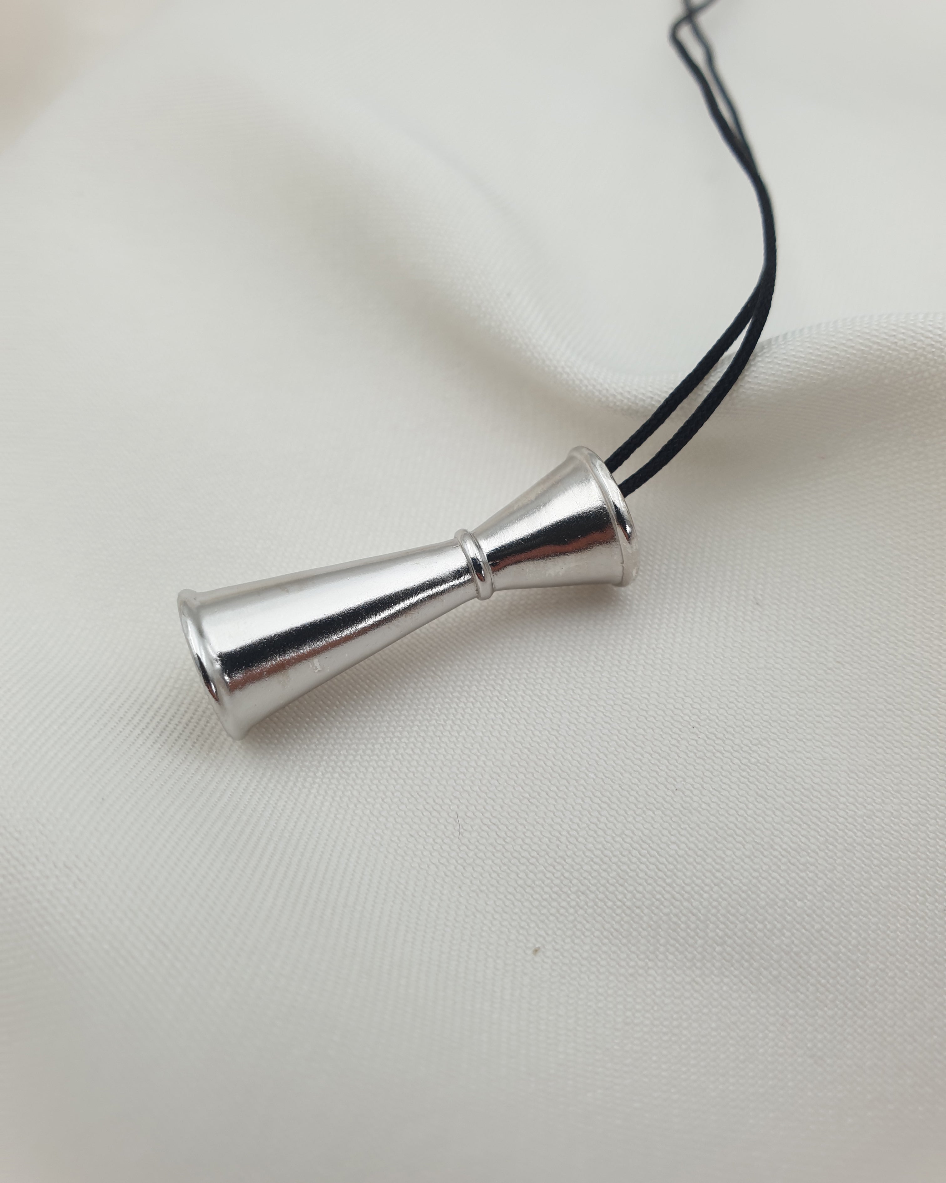 CLASSIC JIGGER NECKLACE