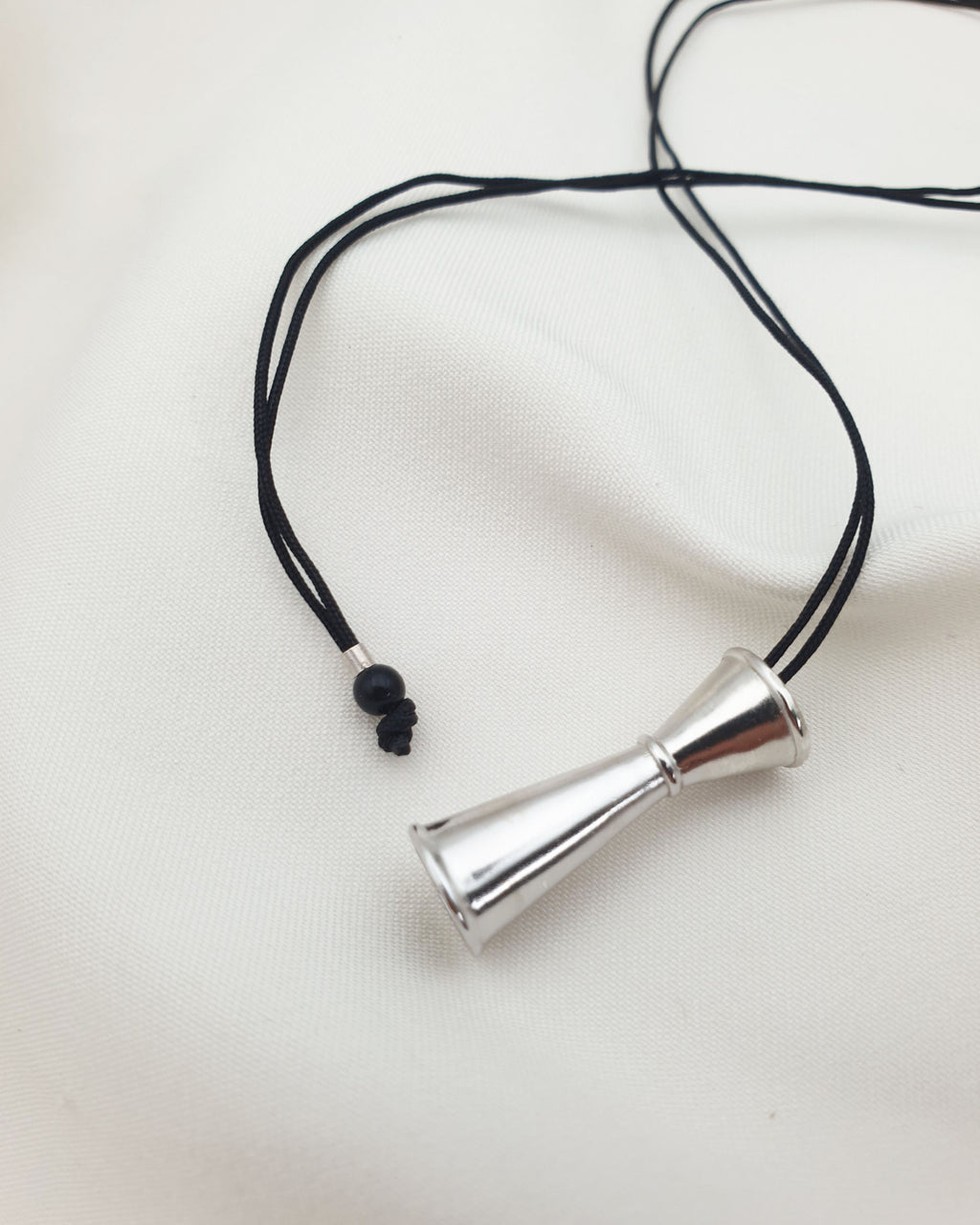 CLASSIC JIGGER NECKLACE