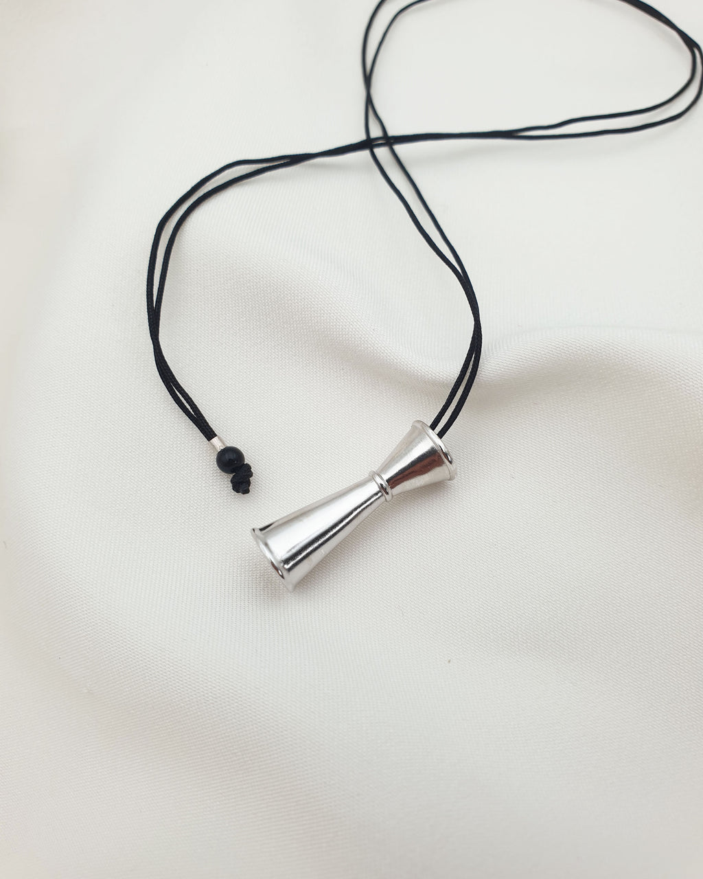 CLASSIC JIGGER NECKLACE