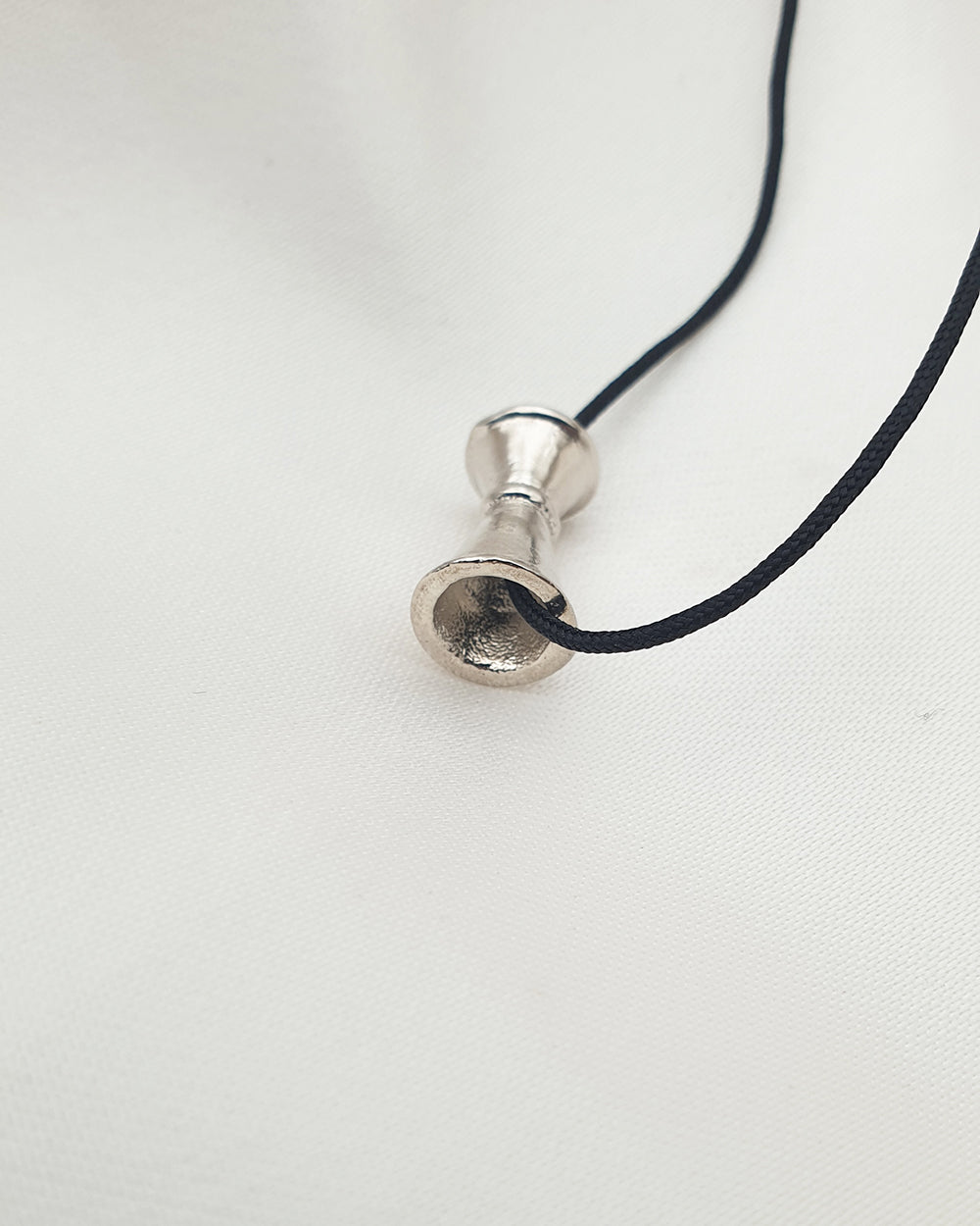 SMALL JIGGER NECKLACE