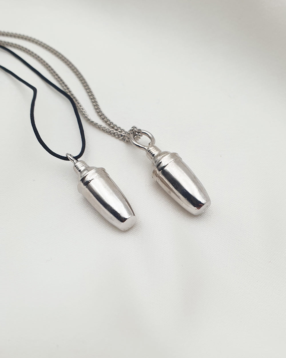 CLASSIC SHAKER NECKLACE