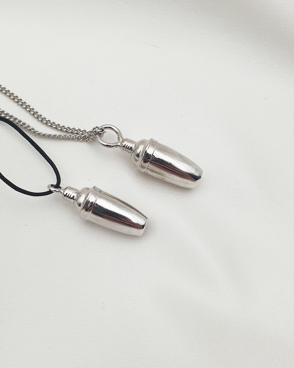 CLASSIC SHAKER NECKLACE