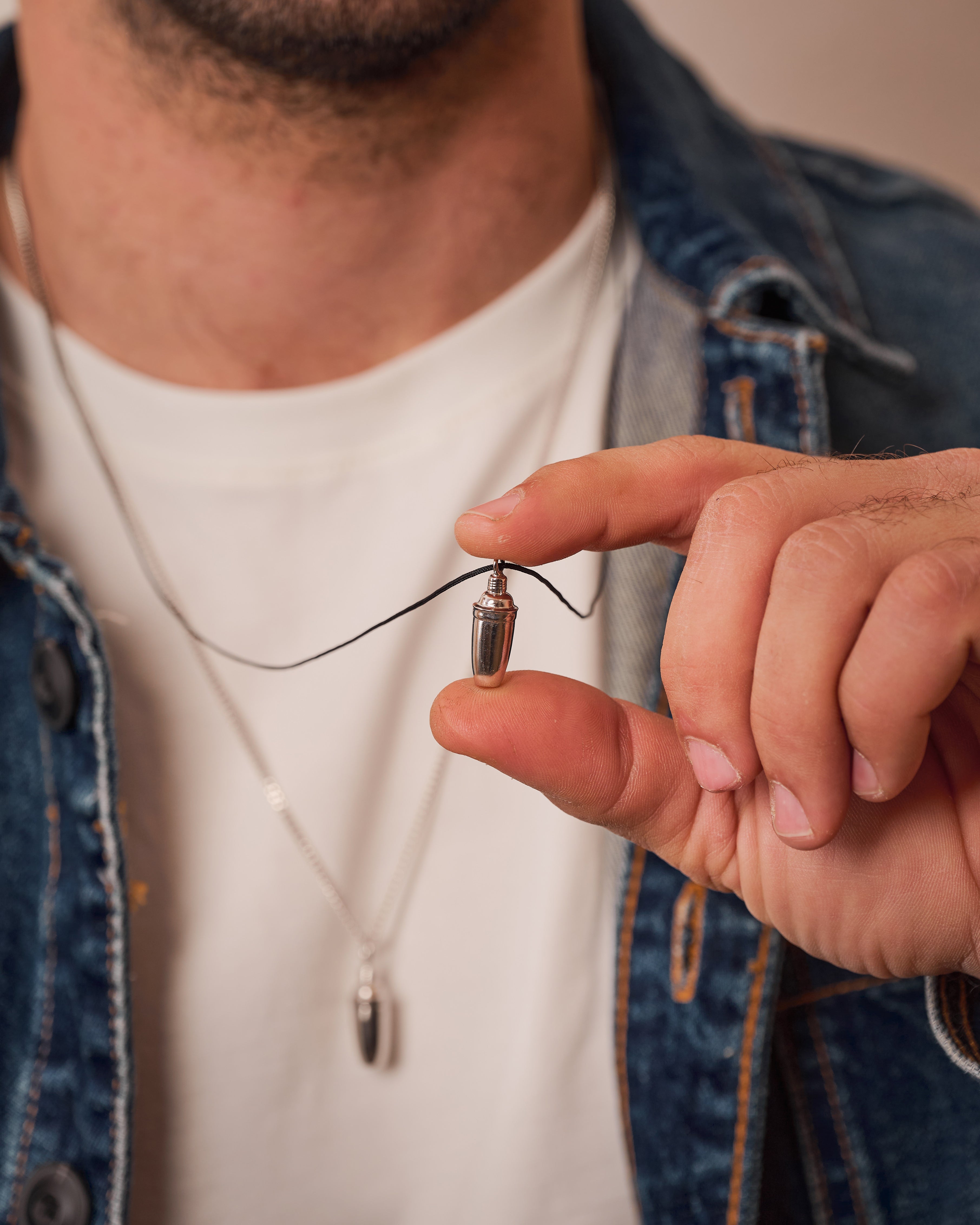 CLASSIC SHAKER NECKLACE